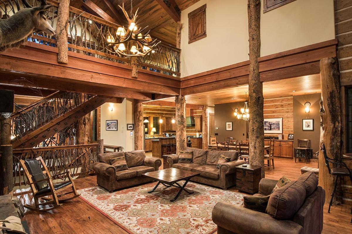 Bullshead Lodge- Luxury Estate, 4 Acres On River, Hot Tub, Minutes From The Slopes! Olympic Valley  Exterior photo