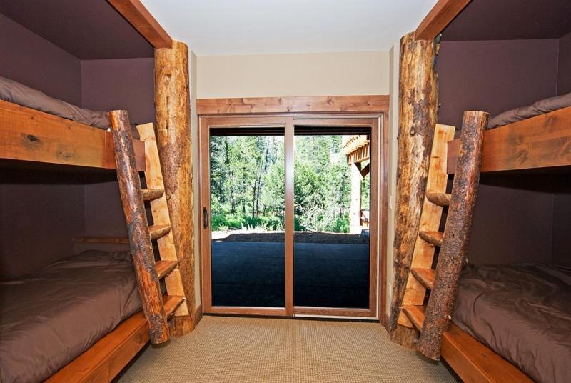 Bullshead Lodge- Luxury Estate, 4 Acres On River, Hot Tub, Minutes From The Slopes! Olympic Valley  Exterior photo